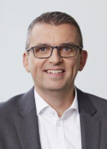 Dr. Stephan Lowis